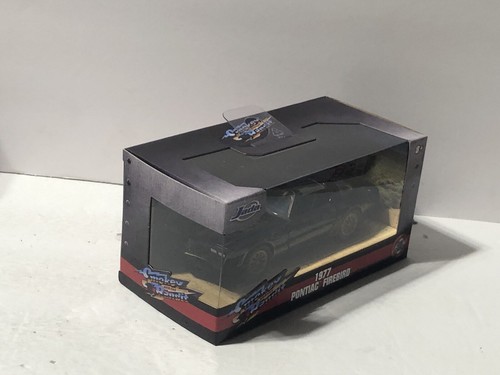 (1) 1:32 Jada Hollywood Rides #24078 Smokey & The Bandit 1977 Pontiac FireBird - Picture 4 of 7