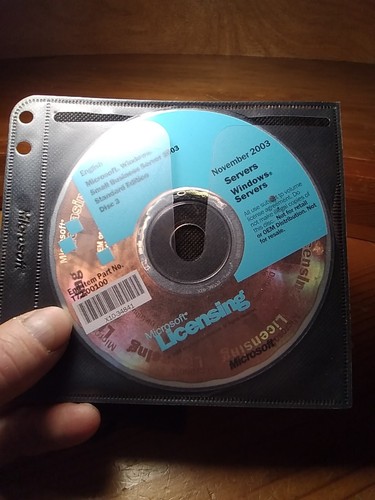 Microsoft Licensing Windows Server 2003 Small Business Standard Edition 3 Discs - Picture 4 of 6