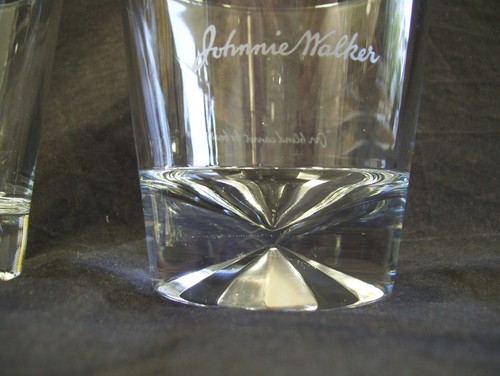 2 JOHNNIE WALKER WHISKY GLASSES. BOTH DIFFERENT. EMBOSSED LOGO. PRISM BASE. - Picture 8 of 12