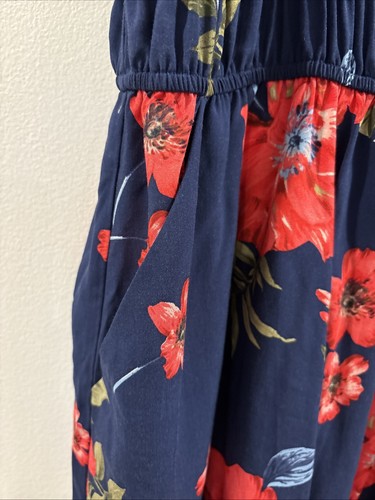 Torrid Woman Maxi Sundress Navy w/Red Floral Pockets Plus Size 2 2X 18/20 - Picture 4 of 8