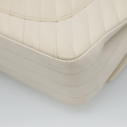 Chanel Double Flap White Leather Shoulder Bag Authentic - Bild 11 von 23