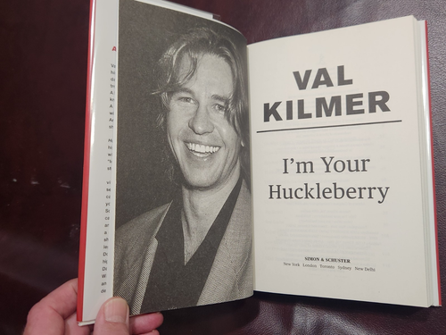 I'm Your Huckleberry ~ SIGNED by VAL KILMER 2020 hcdj ~ FIRST EDITION 1st PRINT - Foto 4 di 10
