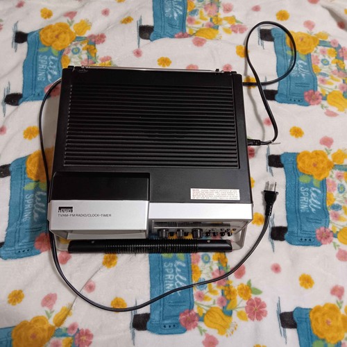 Vintage Montgomery Ward 5" Portable 1980 GEN11179B TV AM/FM Radio Clock Working - Picture 4 of 16