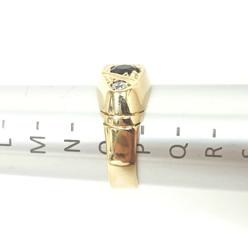9ct Gold Garnet Ring Size O 1/2 Cubic Zirconia Three stone 4.7g - Picture 5 of 12