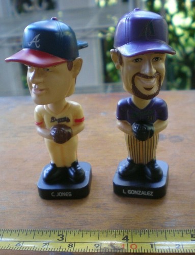 2002 MINI BOBBLEHEAD C.JONES & L.GONZALEZ BY FOTOBALL KF HOLDINGS