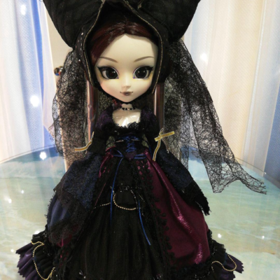 Pullip Midnight Velvet P-075 Snow White Groove Doll w/Glass