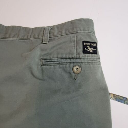 Short Eddie Bauer, homme 44, vert olive, coton sergé, vintage années 90, entrejambe 8,5", GUC - Photo 3/10