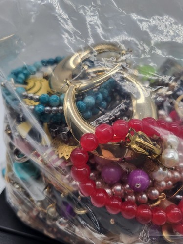 5lb BULK SCRAP LOT OF JEWELRY-ALL PIECES, PARTS, JUNK, CRAFT Bag#6 *READ - Picture 4 of 10
