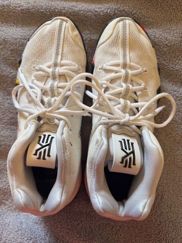 Size 9 - Nike Kyrie 4 NCAA Tournament - Picture 1 of 5