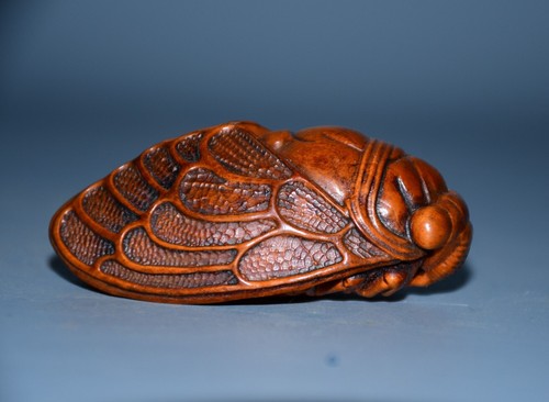 2.8" Collection Chinese Box-Wood Carving Animal Golden Cicada Small Statue - Picture 7 of 8