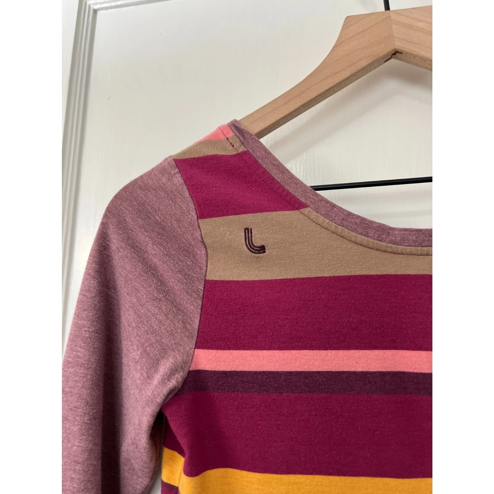 lole striped organic cotton v neck 3/4 sleeve shirt