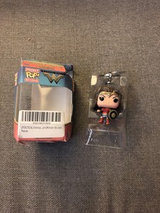 wonder woman funko keychain