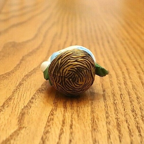 AVON Nestled Together Keepsake Christmas Ornament 1982 Birds Plastic   - Picture 3 of 3