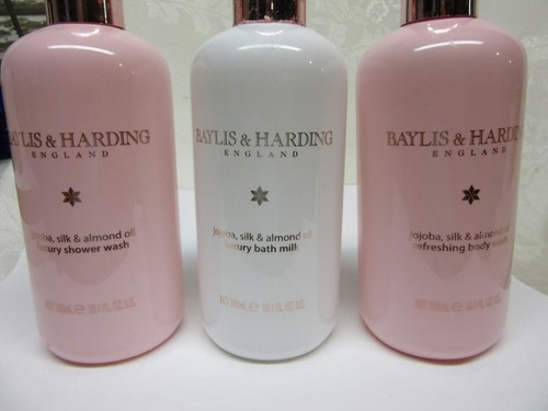 BAYLIS & HARDING, England    BATH MILK, BODY WASH, SHOWER WASH   10.1 OZ    NEW - Picture 2 of 2