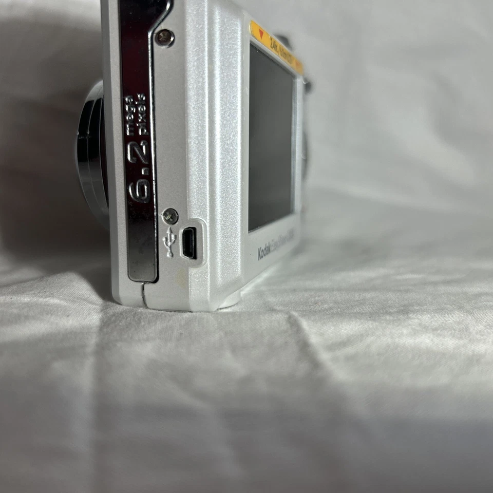 Kodak EasyShare C613 6.2MP Digital Camera Point & Shoot PARTS ONLY - NOT WORK - Image 4 of 4