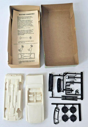 Kit modellino vintage Palmer 1/32 Ford Mustang Cabrio #572 NOS non costruito - Foto 6 di 9