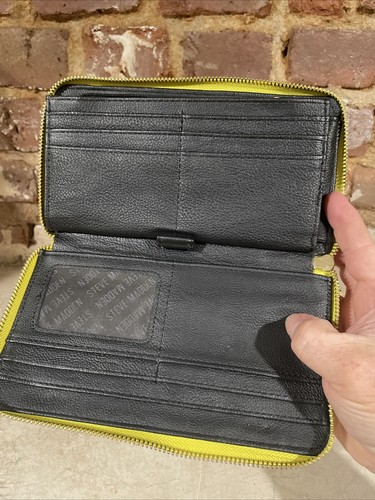 Yellow Steve Madden Bifold Wallet Wristlet Zip Around Clutch 8x4 EUC - Picture 4 of 5