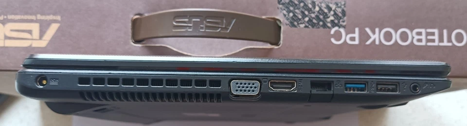 PC Notebook Asus F552MJ Portatile Nero Completo SSD 256GB Con Mouse E Borsa - Immagine 4 di 4