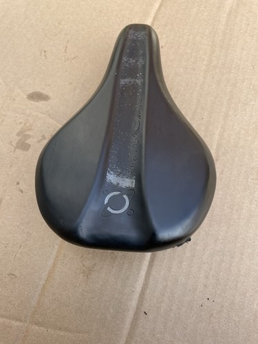 Carrera Cosmos 16 bike seat - Picture 2 of 9