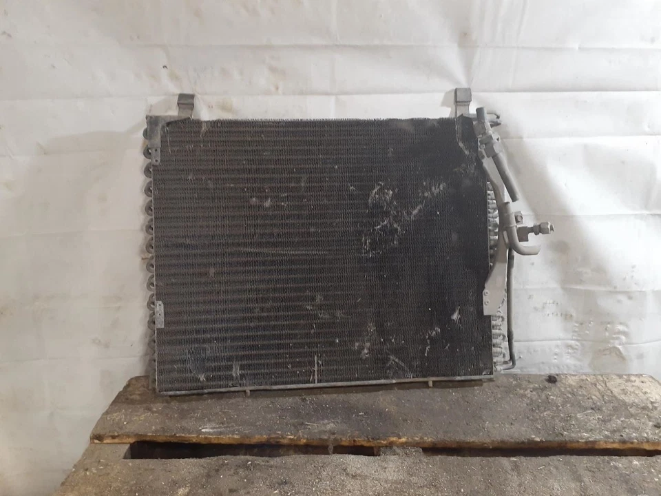 Condensador de CA 124 tipo 300TE compatible con 86-89 MERCEDES 300E 638483 Foto 2 de 4