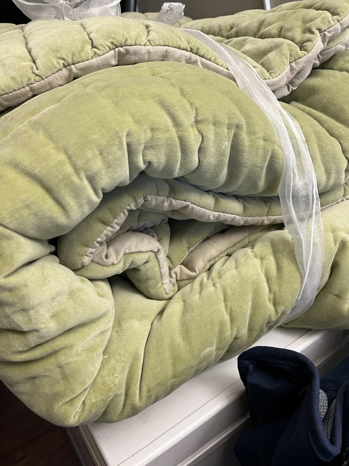 COLCHA ARTESANAL DE TERCIOPELO LAVADO Y LIMPIADO EN SECO GRANERO DE CERÁMICA, REINA ~ VERDE CLARO Foto 2 de 4