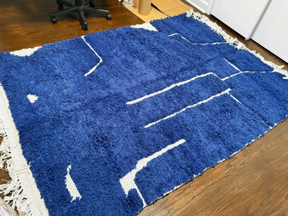 Alfombra azul marroquí 5x8 pies alfombra abstracta acolchada a mano vintage  Foto 3 de 3