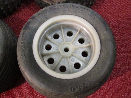 4X Vintage Traxxas Pro-Trax 1/10 2wd RC Stadium Truck Tires 2.2" & Wheels 12mm - Picture 8 of 13