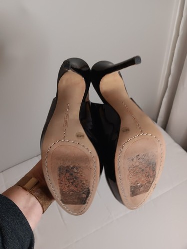 Vince Camuto Black Leather Stiletto Heels Sz 8 - Picture 3 of 7