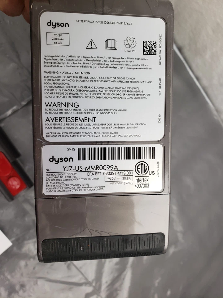 Dyson Cyclone v10 Total Clean+ Cordless Stick Vacuum Cleaner 4 Tools Wall Mount - Image 3 of 4