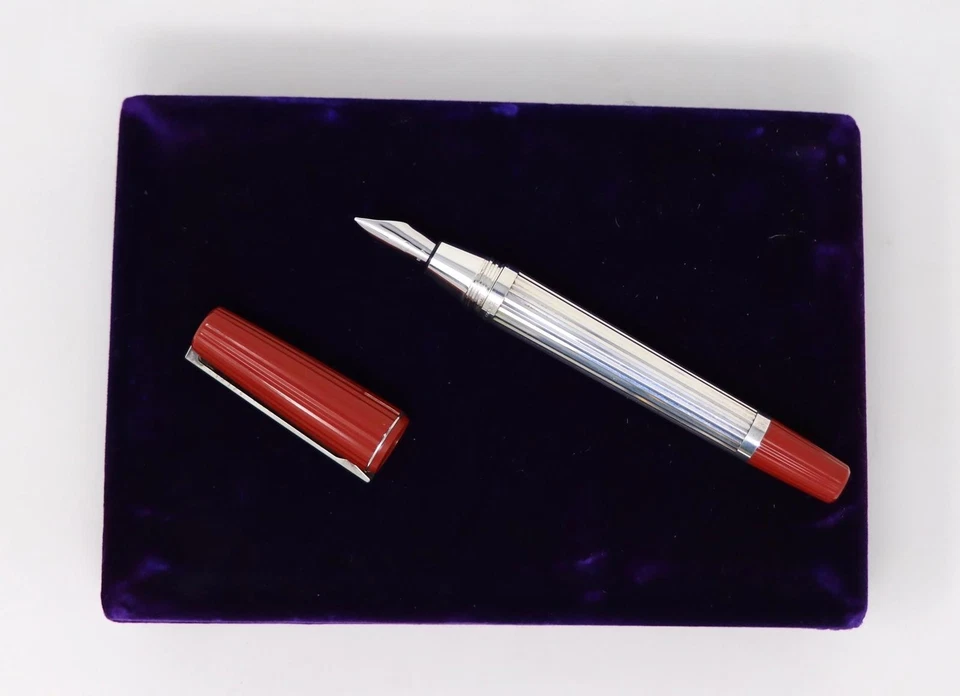 DUPONT CLASSIC Fountain Pen, Silver Barrel and Red Resin Cap - Image 2 of 4