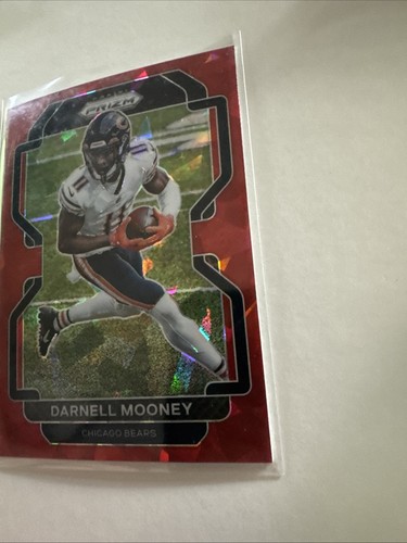 2021 Panini Prizm - Red Wave Prizm #157 Darnell Mooney /149 - Picture 3 of 4
