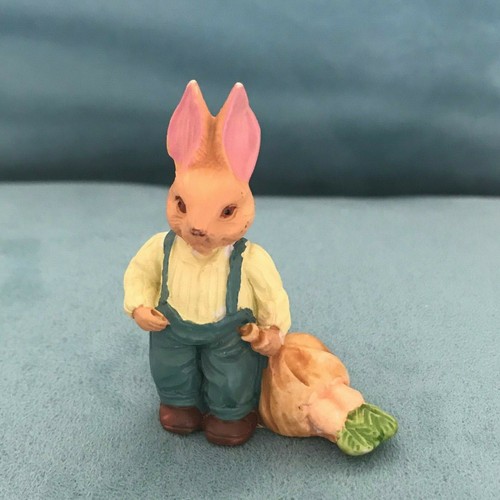 Vintage Tiny Papa Ostern Hase Overall Karotten Figur Miniatur Statue 2" *936 - Bild 1 von 2