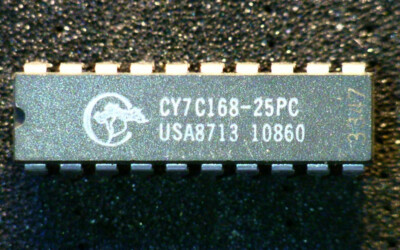 CY7C168-25PC 2 Stück Cypress RAM#218