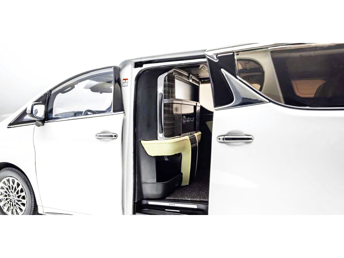 LEXUS LM300H HYBRID VAN W/SUNROOF WHITE PEARL 1/18 DIECAST