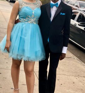 dress for homecoming dance