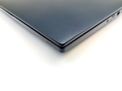 Dell Latitude 13" (256GB SSD, Core i7 8th Gen, 16GB DDR4) 7390 Black Grade C - Picture 9 of 12