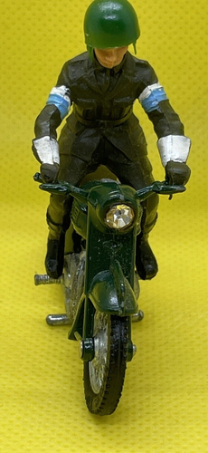 Vintage Britain's LTD Die Cast Green Motorcycle w/ Rider - Picture 4 of 10