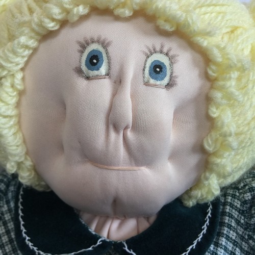 BAMBOLA BAMBINA SCULTURA MORBIDA FATTA A MANO VINTAGE ANNI 80 21" BIONDA OCCHI AZZURRI VESTITI - Foto 7 di 24