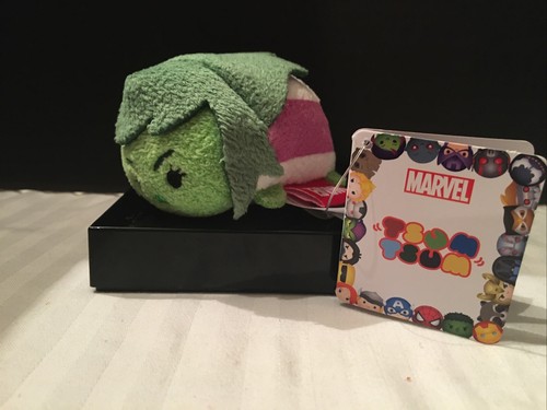 Disney Tsum Tsum Marvel Avengers She Hulk 3.5 Mini Peluche Nuovo con Etichetta - Foto 6 di 7