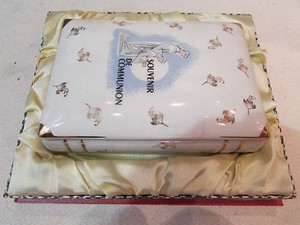 Ancienne Boite Coffret En Porcelaine En Forme De Livre Souvenir De Communion Ebay Ancienne Boite Coffret En Porcelaine En Forme De Livre Souvenir De Communion Ebay
