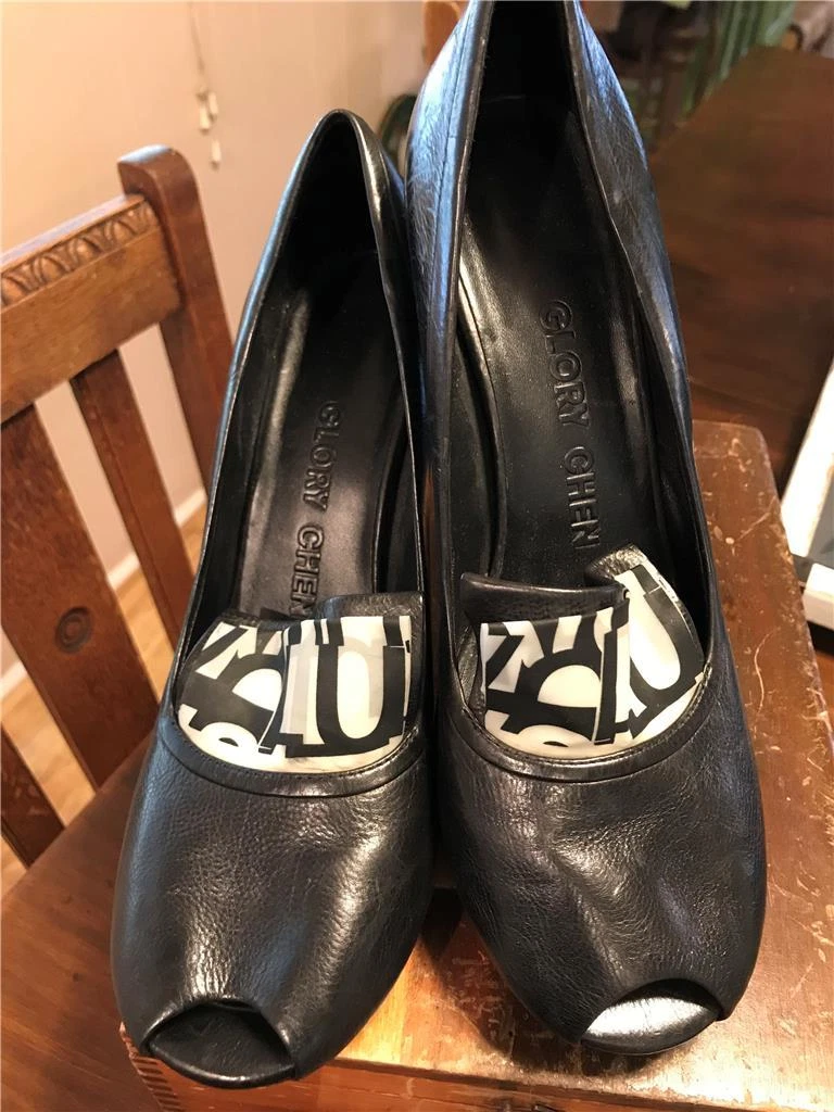 Unique Glory Chen Peep Toe Black Pumps With Black and White Logo