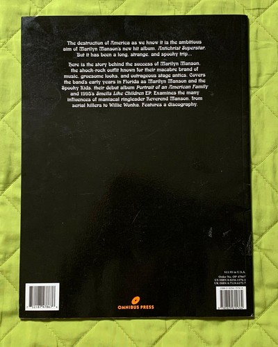 The Story of Marilyn Manson de Doug Small 1996 PB 48pp - B/W y fotos en color - Imagen 2 de 5