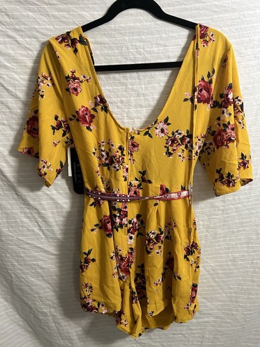 Trixxi Clothing Company Mameluco Floral Mostaza Corte Bajo Cremallera y Espalda Abierta Talla XL - Imagen 7 de 7