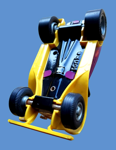 Coche de juguete vintage TONKA Draggin Wagon Roadster metal prensado acero púrpura y amarillo - Imagen 9 de 12