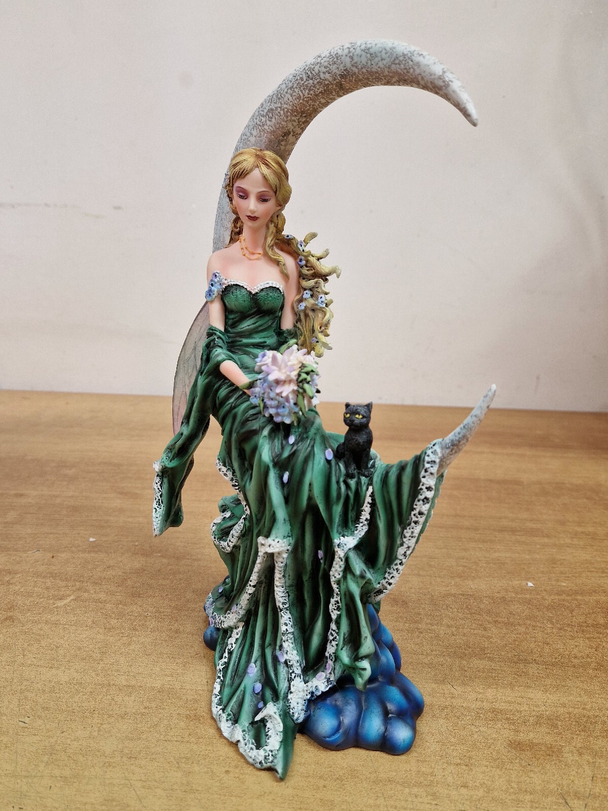 Picture 3 of 24