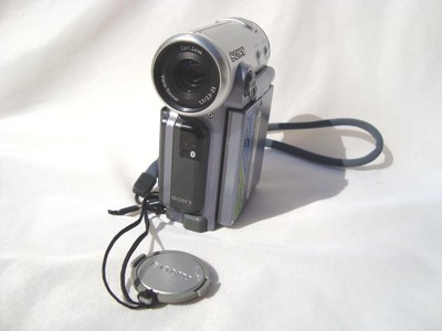 Sony Handycam DCR-IP7E Camcorder. PAL. MicroMV-in/AV-in. VGC