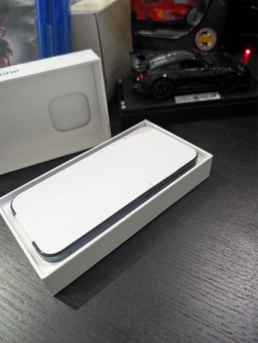 Apple iPhone 15 Pro - 128 GB - Blue Titanium (Unlocked) - Picture 4 of 4