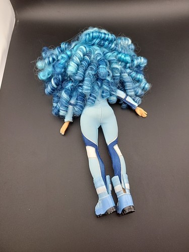 Rainbow High SKYLAR Bradshaw Winter Break Fashion DOLL with Blue Jumpsuit - Picture 4 of 4