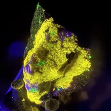 Rich Esperite, Hardystonite, Willemite: Franklin mine, Franklin, New Jersey