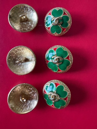 Set of 6  Gold Chanel Buttons with Green Clover & Red Enamel – 20mm - Picture 4 of 4